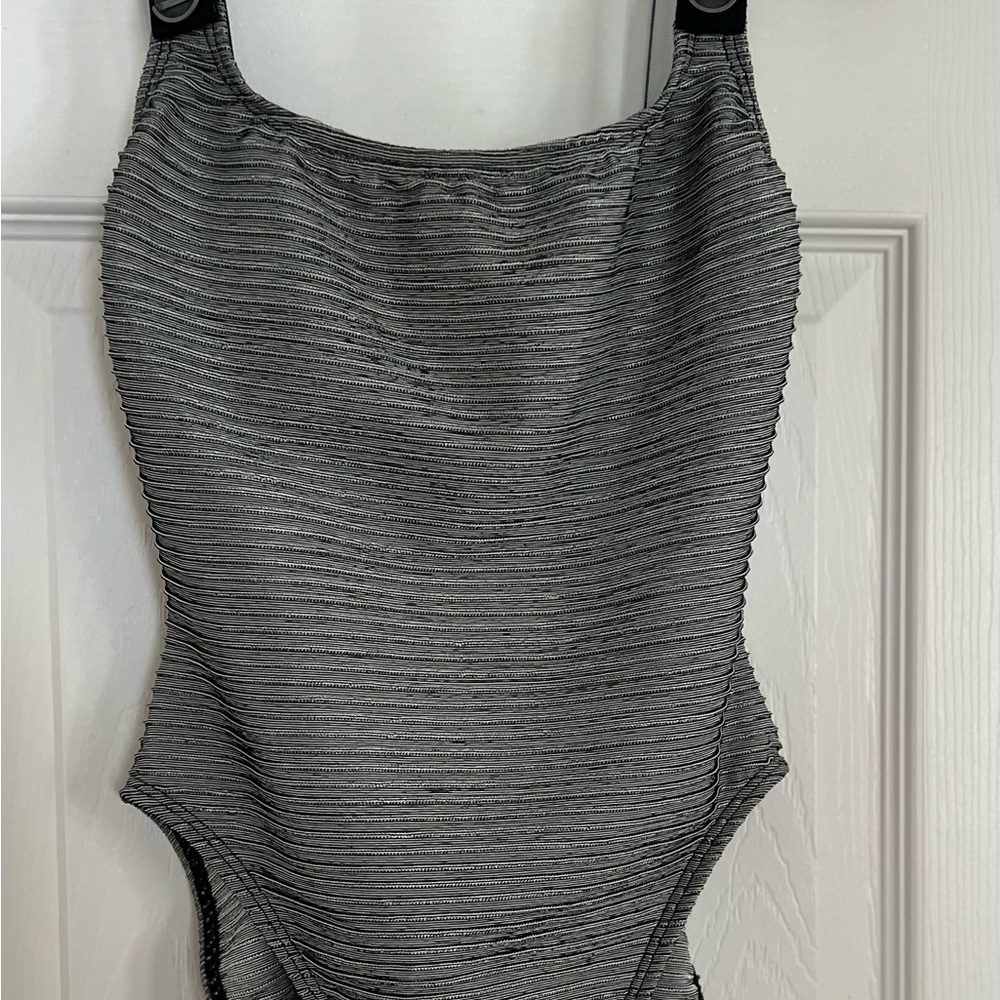Baja Blue Women’s Square Neck High Leg One Piece Dove Gray Swimsuit Size 6 New